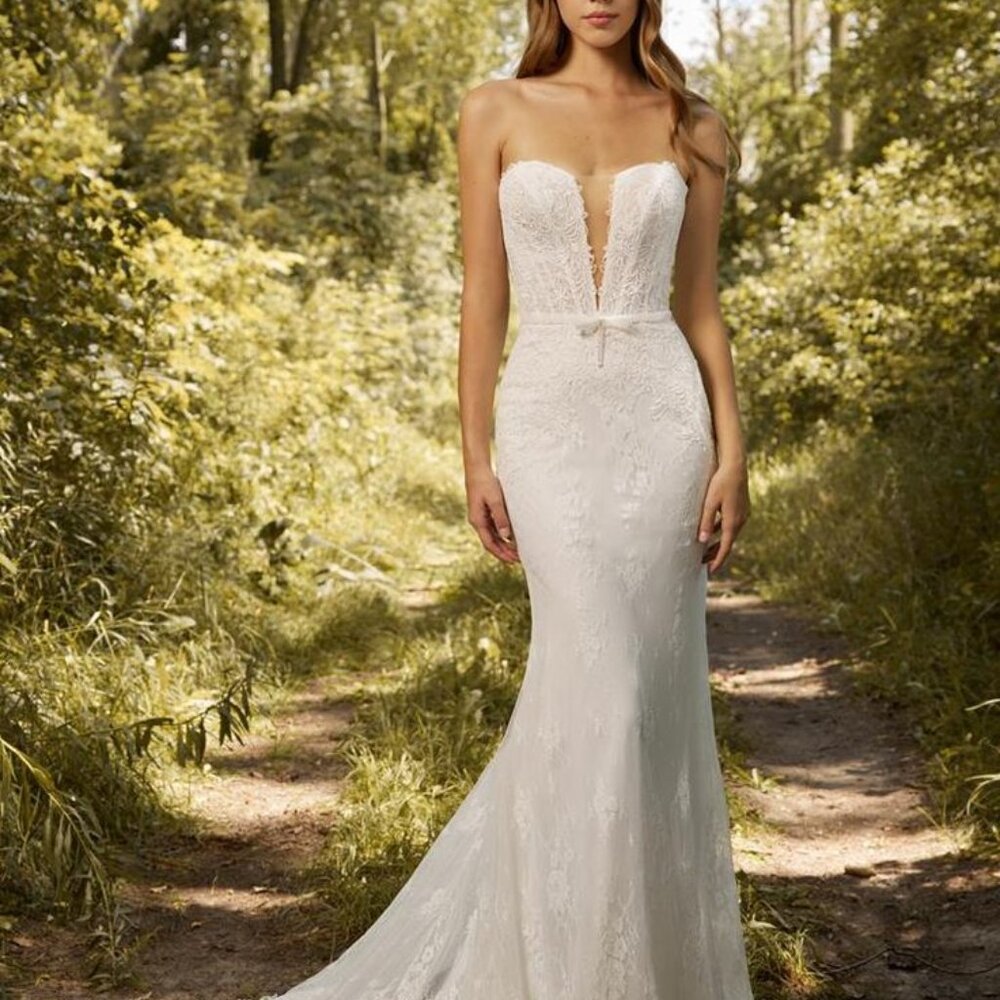 La Perle by Calla Blanche Rumi LP2208 Wedding Gown Size 12 NEW